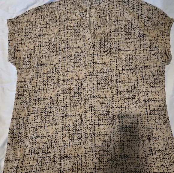 Patterned top - Picture 2 of 2